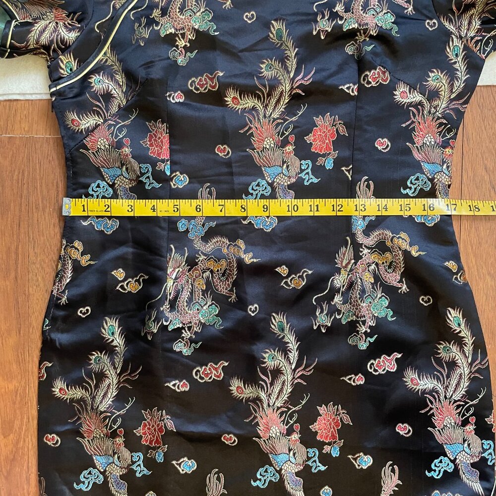 Vintage black qipao dress with dragon and rooster print - Picture 7 of 9